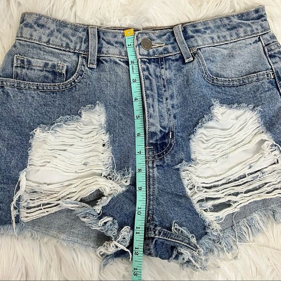 Cello Distressed Denim Shorts Size Small - Picture 5 of 10